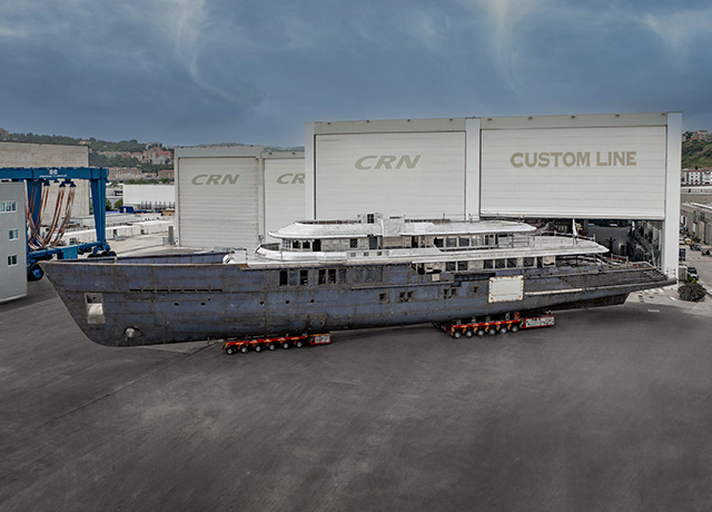 70m CRN M/Y 145-Project Thunderball: nuevo paso constructivo en el Ferretti Group Superyacht Yard de Ancona.