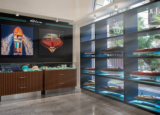 The first Riva Boutique opens in Milan.